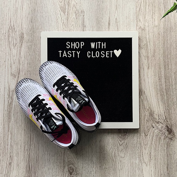 Nike vapormax flyknit sneakers - Picture 6 of 7